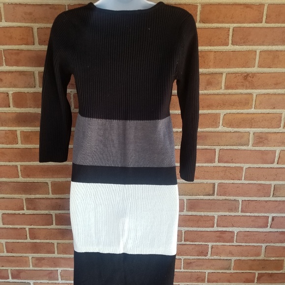 Color Block Sweater Dress - Picture 6 of 8